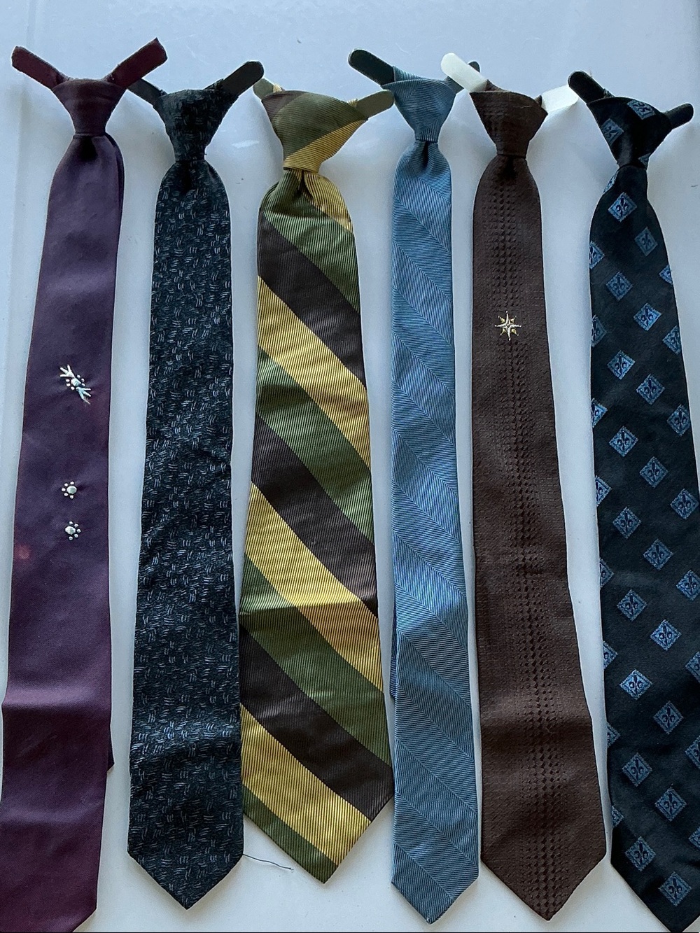 Vintage Men's skinny CLIP ON Ties 6 — Purple, Black, Green, Blue, Brown, Navy